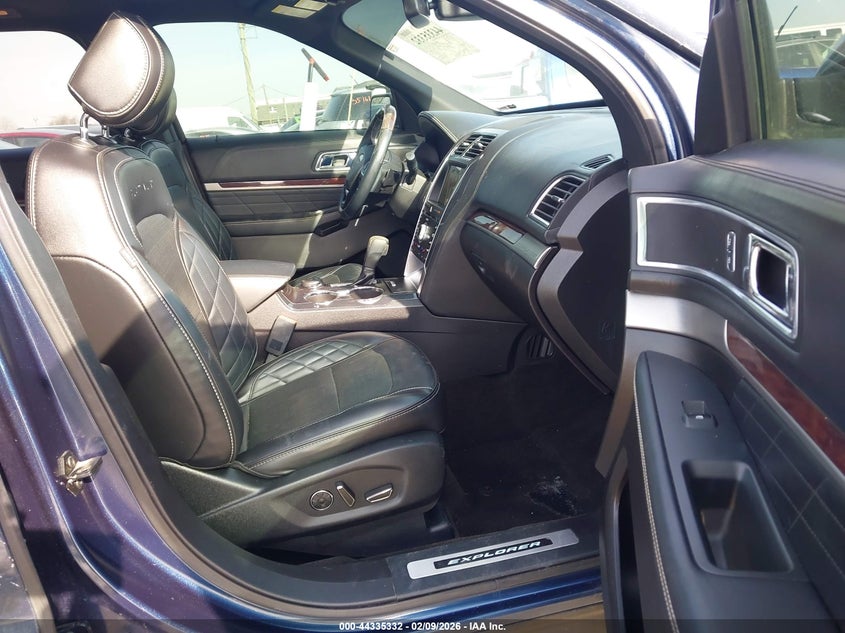 2017 Ford Explorer Platinum