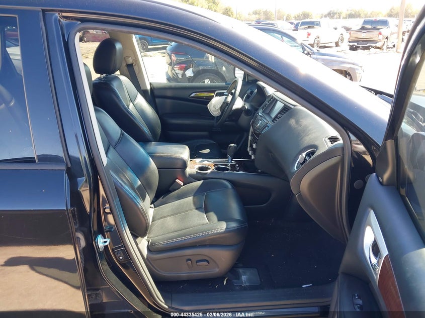 2015 Nissan Pathfinder Platinum