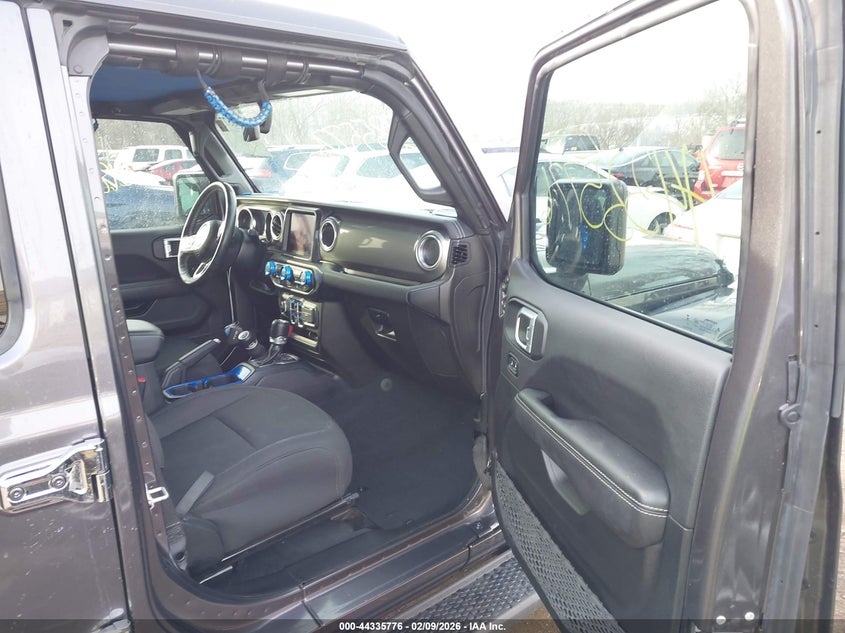 2022 Jeep Wrangler Unlimited Sahara 4X4