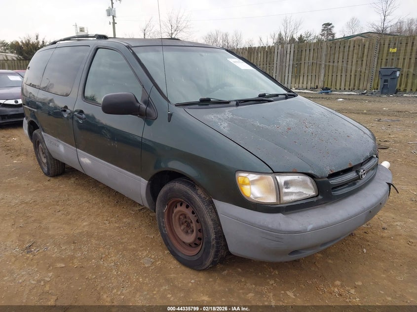 2000 Toyota Sienna Le