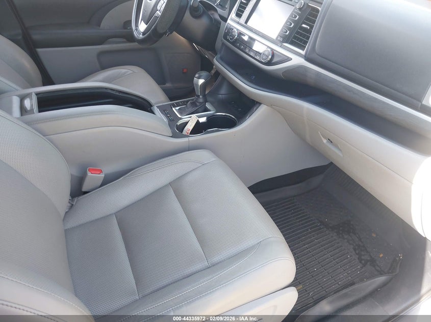 2019 Toyota Highlander Hybrid Limited Platinum