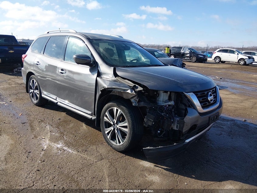 2017 Nissan Pathfinder Platinum