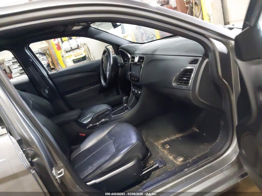 2012 Chrysler 200 Limited