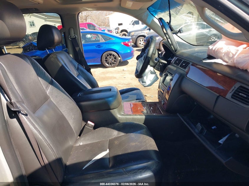 2011 Chevrolet Suburban 1500 Ltz