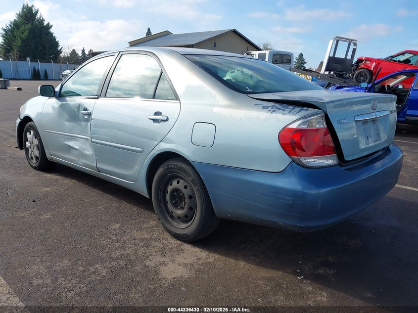 2005 Toyota Camry Le