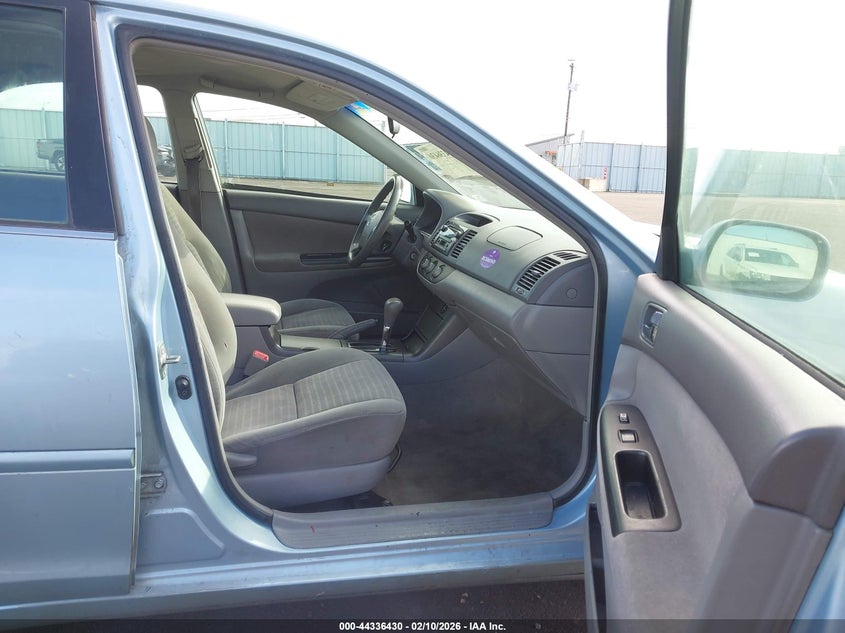 2005 Toyota Camry Le