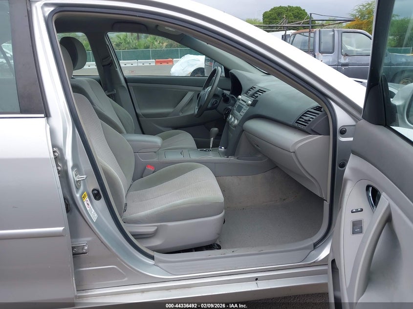 2011 Toyota Camry Le V6