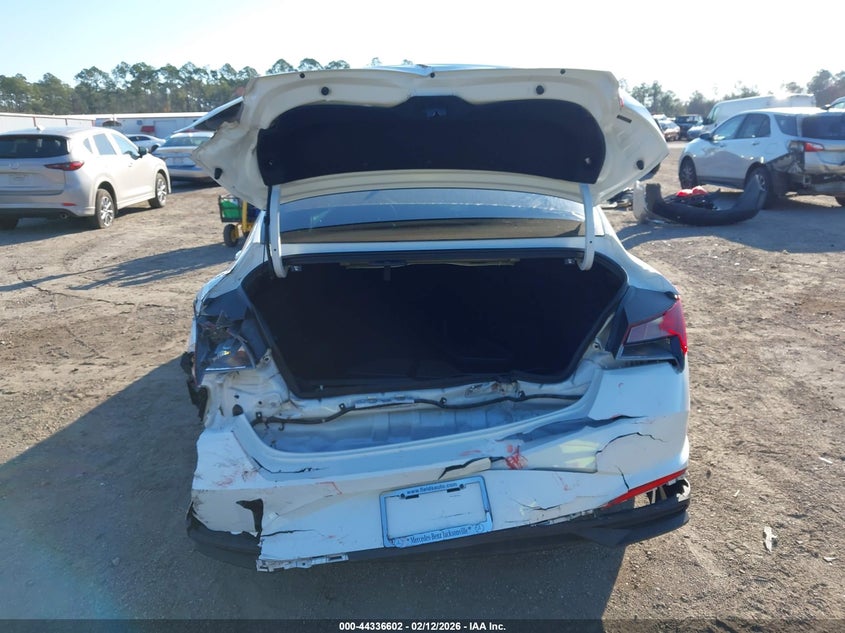 2022 Hyundai Elantra Sel VIN: 5NPLM4AGXNH060155 Lot: 44336602