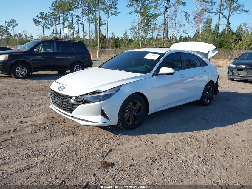 2022 Hyundai Elantra Sel