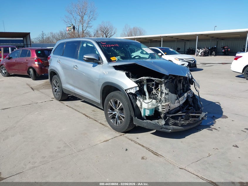2019 TOYOTA HIGHLANDER LE