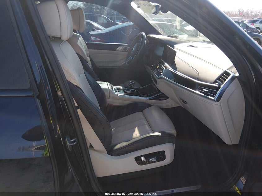 2019 BMW X7 xDrive50I