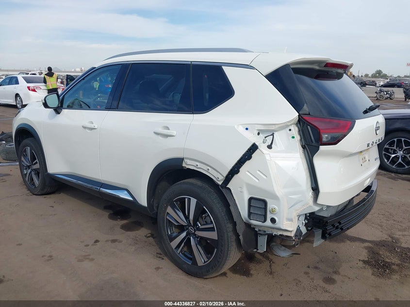 2022 Nissan Rogue Platinum Fwd