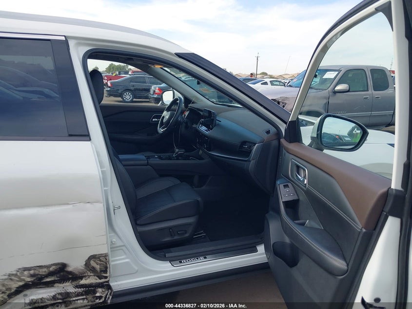 2022 Nissan Rogue Platinum Fwd