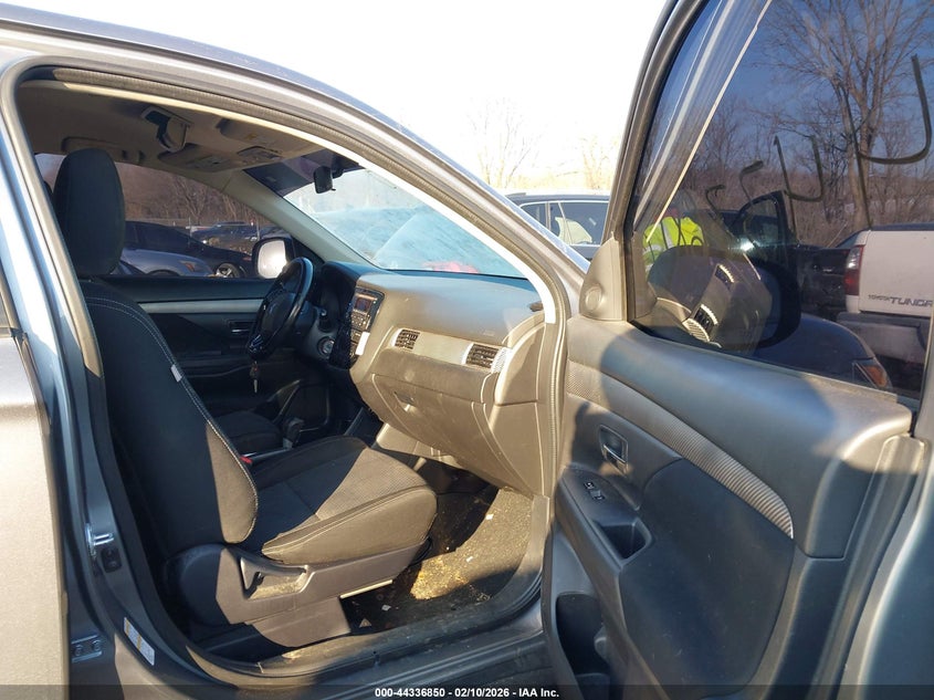 2016 Mitsubishi Outlander Es