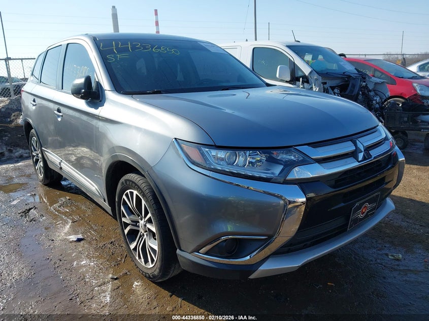 2016 Mitsubishi Outlander Es