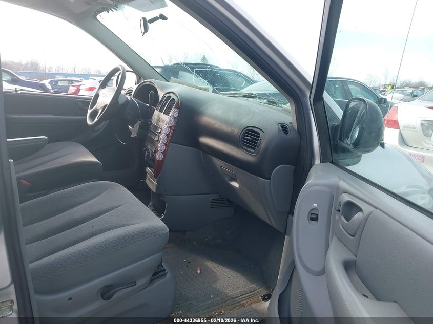 2005 Chrysler Town & Country