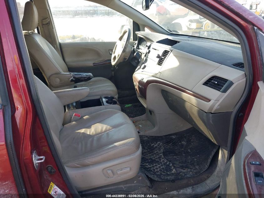 2013 Toyota Sienna Xle V6 8 Passenger