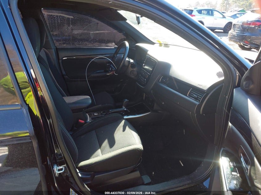 2018 Mitsubishi Outlander Le