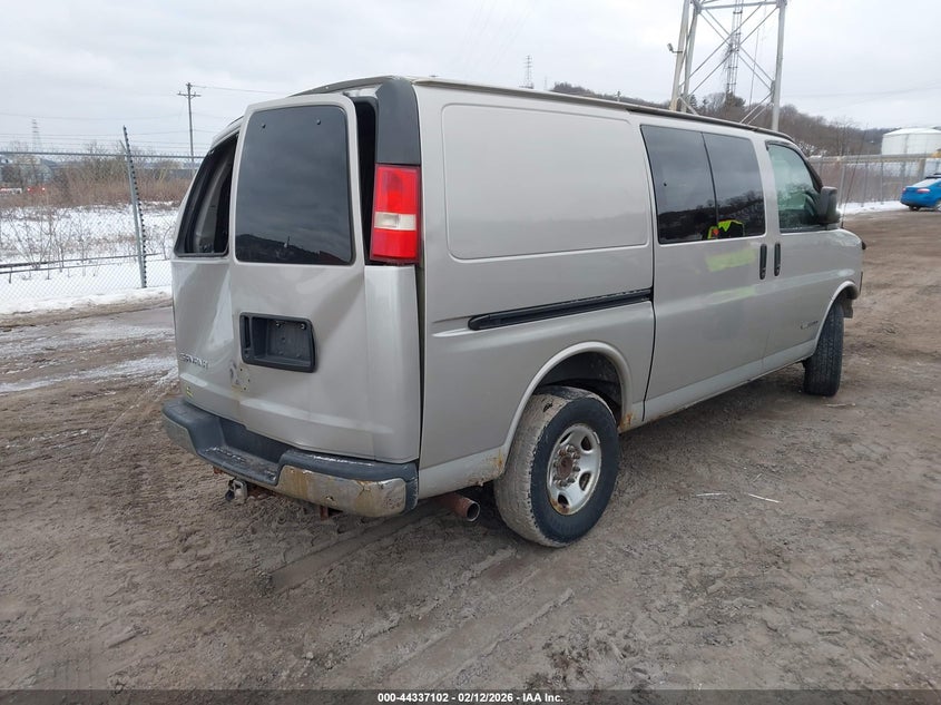 2006 GMC Savana Work Van