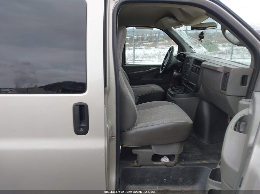 2006 GMC Savana Work Van