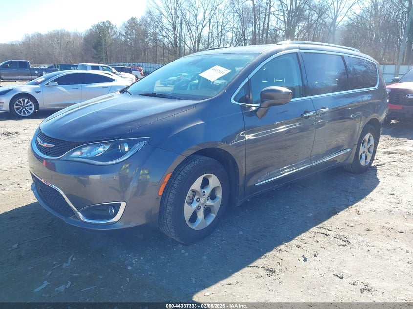 2017 Chrysler Pacifica Touring-L Plus