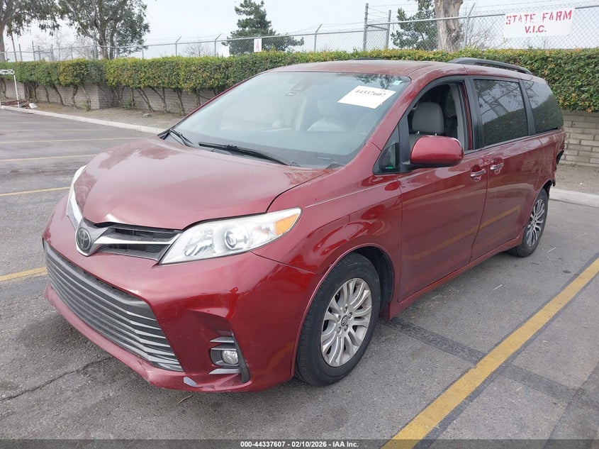 2019 Toyota Sienna Xle 8 Passenger 5TDYZ3DC6KS017142 photo 1