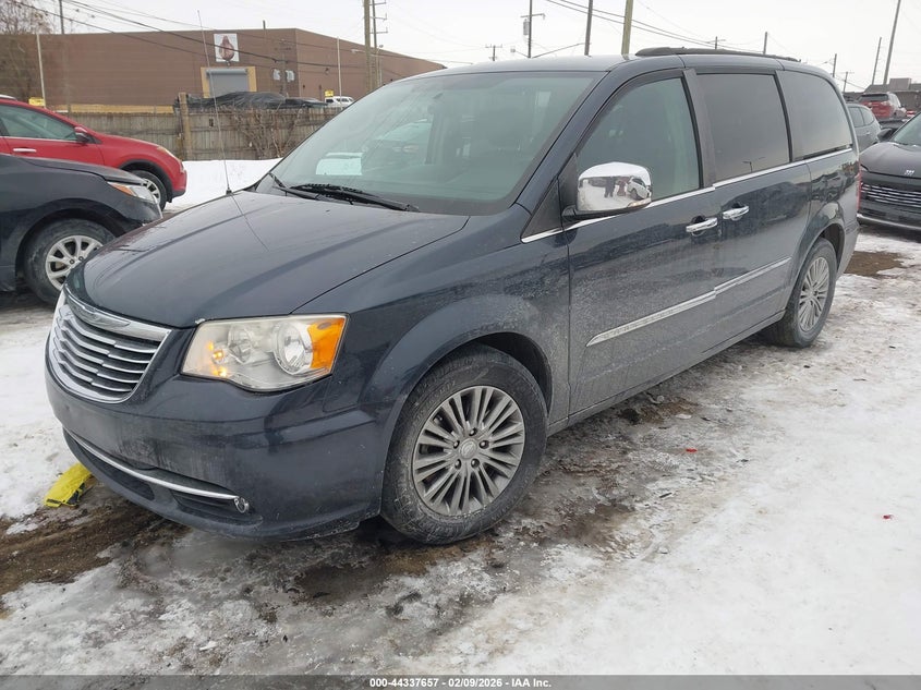 2013 Chrysler Town & Country Touring-L