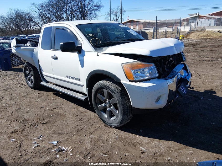 2015 Nissan Titan Sv
