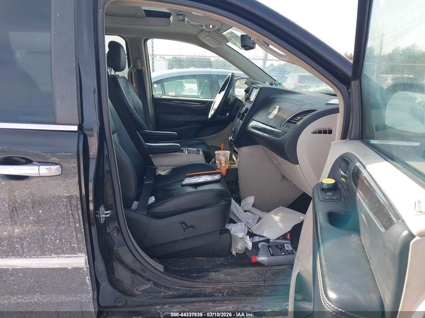 2016 Chrysler Town & Country Touring-L Anniversary Edition