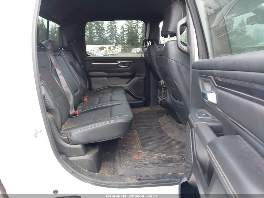 2020 RAM 1500 - view 8