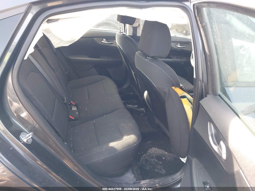 VIN: 3KPF24AD5LE173179 2020 KIA FORTE LXS