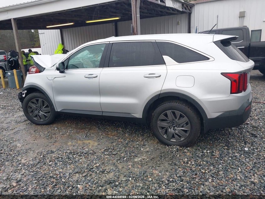 VIN 5XYRGDLC3NG155787 2022 KIA SORENTO LX