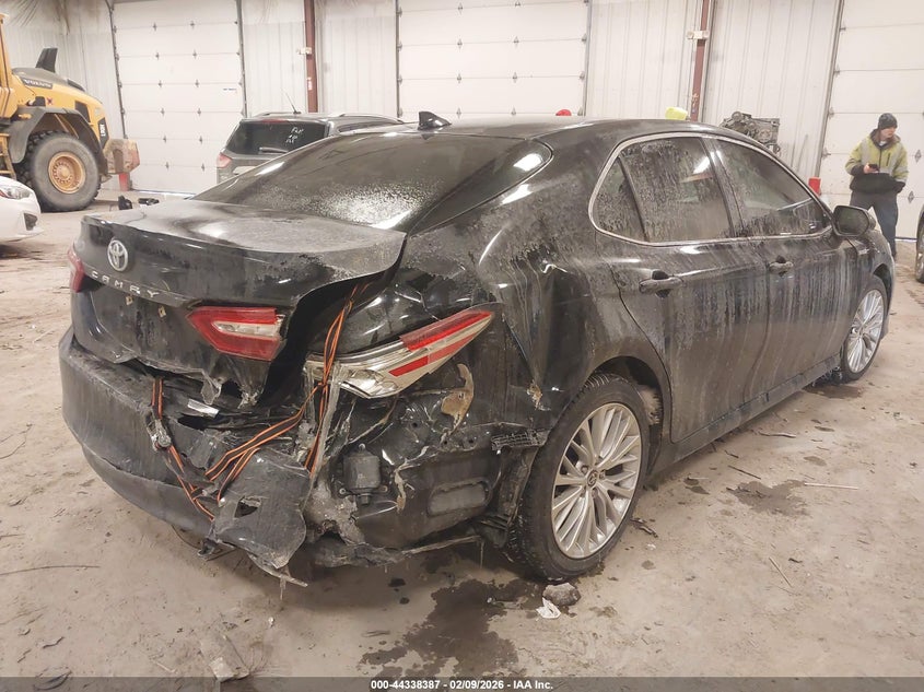 2020 Toyota Camry Xle Hybrid