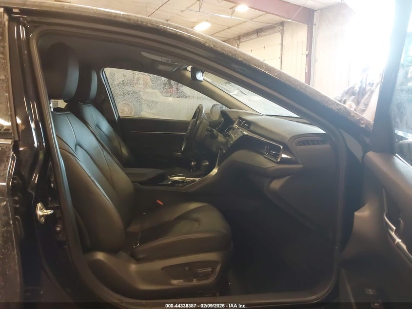 2020 Toyota Camry Xle Hybrid