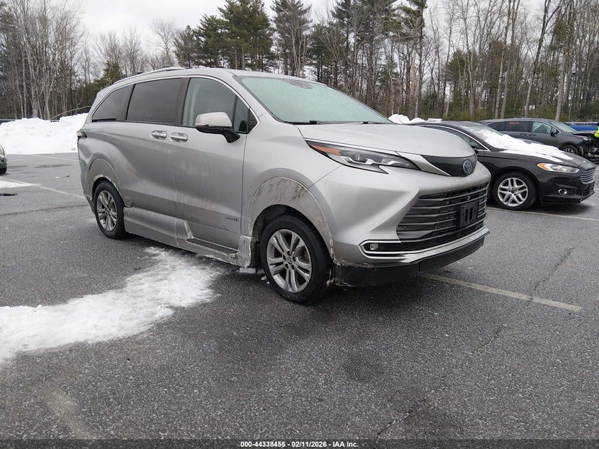 2021 Toyota Sienna Platinum