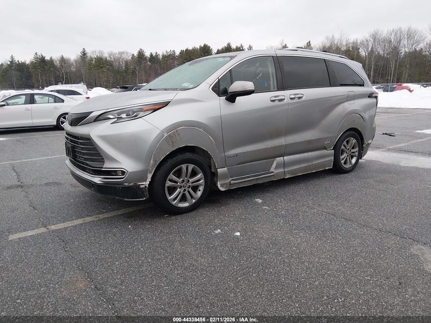 2021 Toyota Sienna Platinum