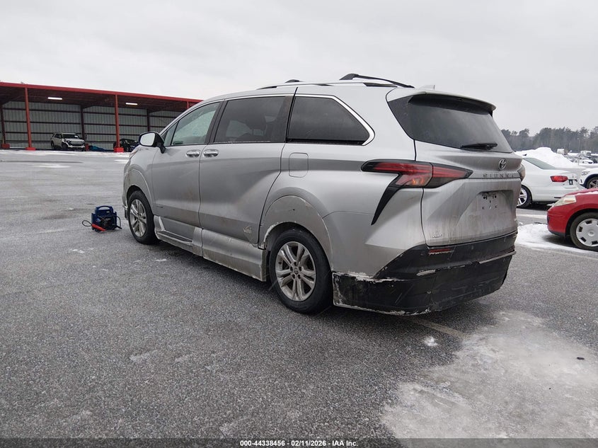 2021 Toyota Sienna Platinum