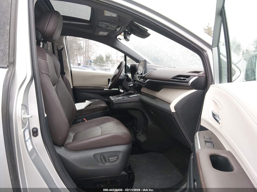 2021 Toyota Sienna Platinum