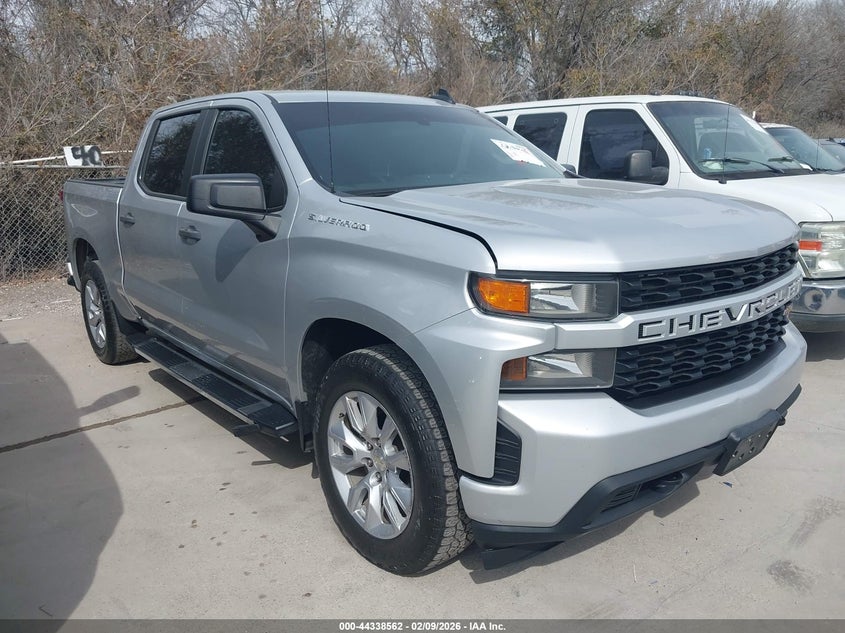 CHEVROLET SILVERADO 1500 2WD SHORT BED CUSTOM