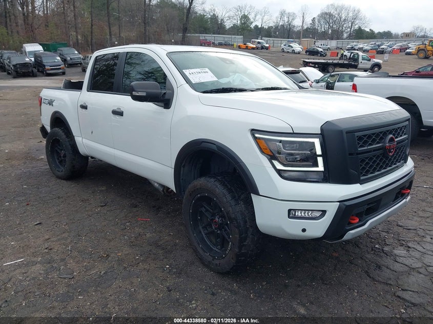 2023 Nissan Titan Pro-4X 4X4