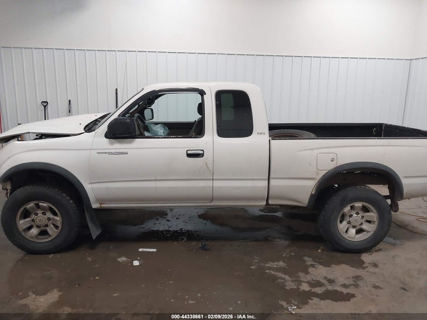 2000 Toyota Tacoma Base V6 VIN: 4TAWN72N5YZ615062 Lot: 44338661