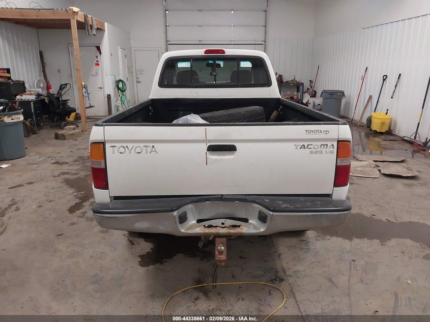 2000 Toyota Tacoma Base V6 VIN: 4TAWN72N5YZ615062 Lot: 44338661