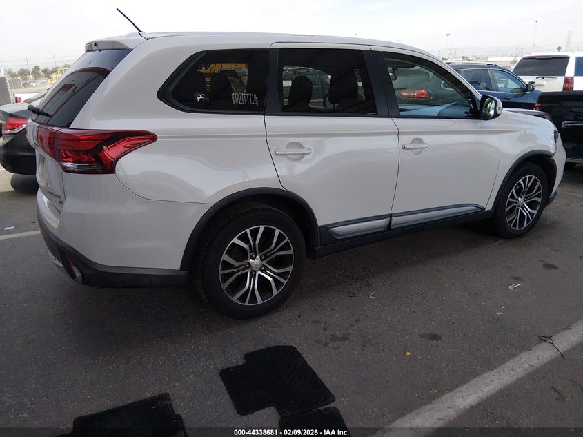 2016 Mitsubishi Outlander Se/Sel