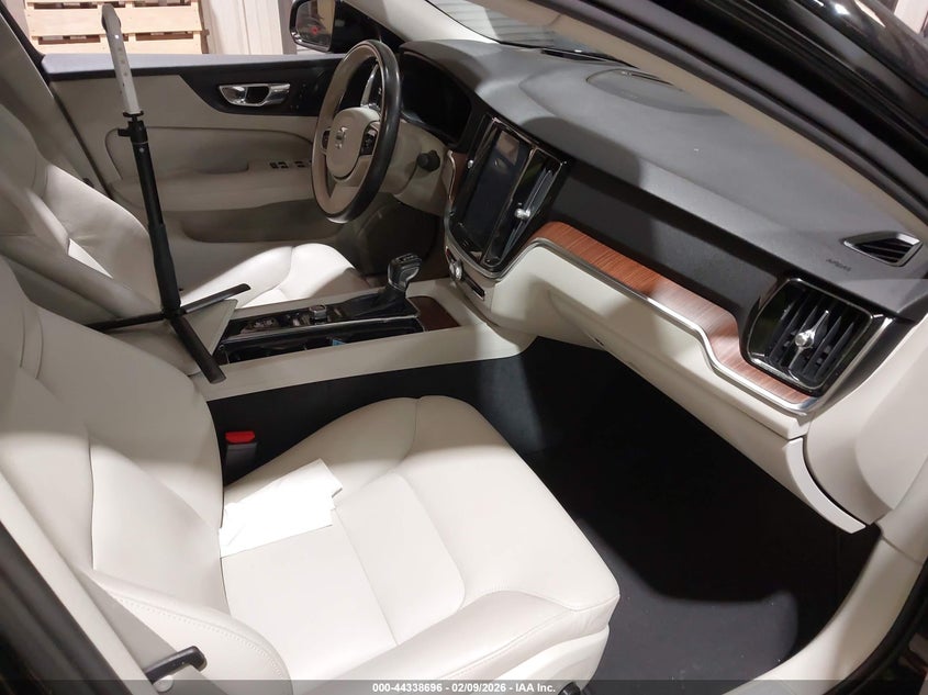 2019 Volvo S60 T5 Momentum