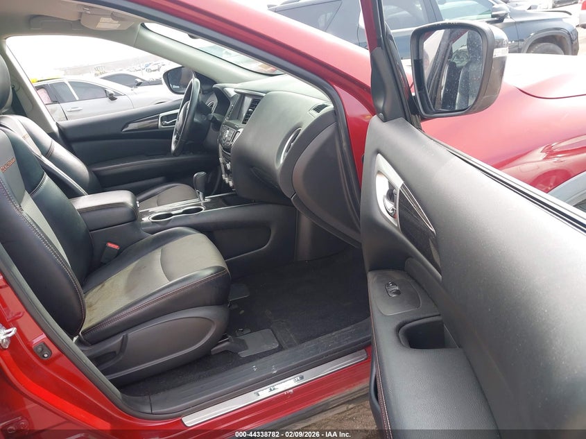 2019 Nissan Pathfinder Sv