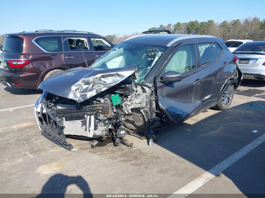 2024 Nissan Kicks Sv Xtronic Cvt