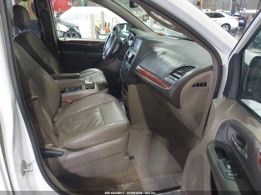 2016 Chrysler Town & Country Lx