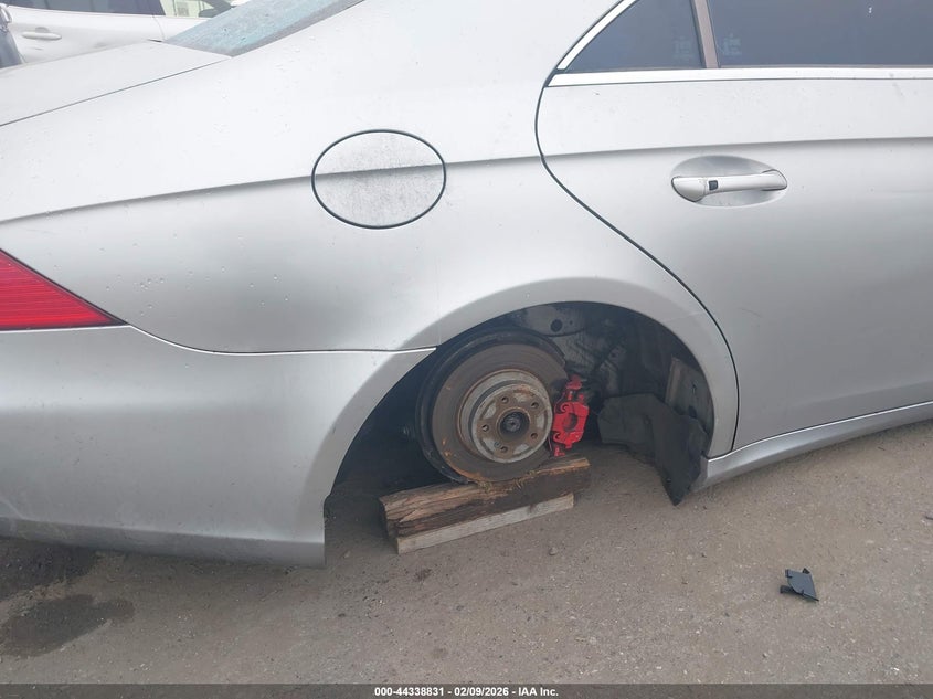 2007 Mercedes-Benz Cls 550 VIN: WDDDJ72XX7A100053 Lot: 44338831