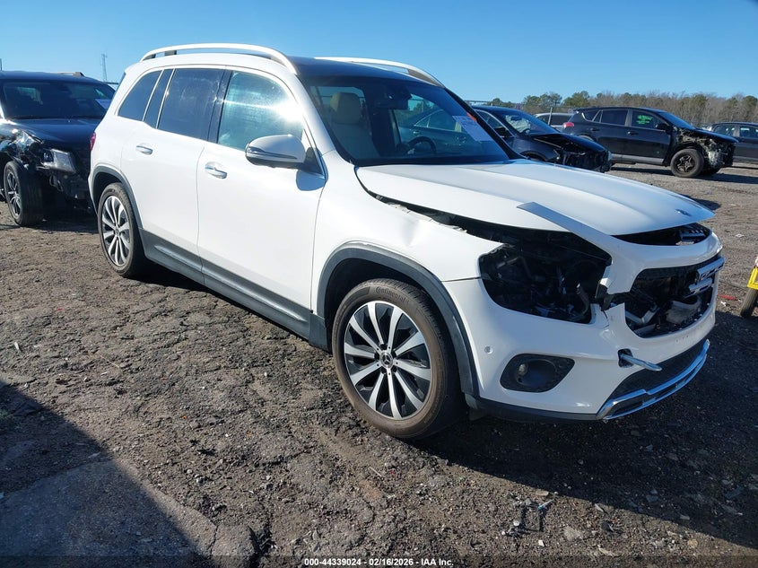 2020 MERCEDES-BENZ GLB 250 — Галерея фотографий