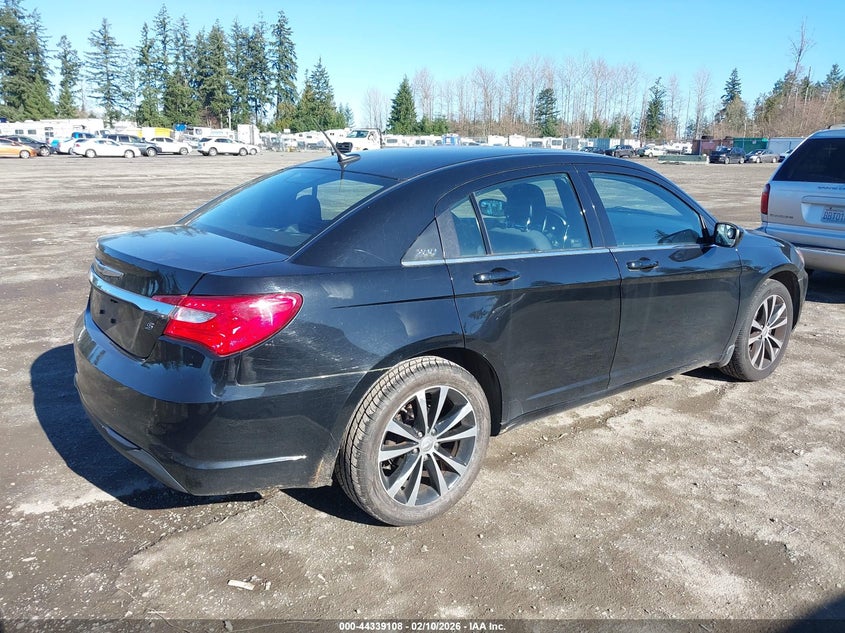 2013 Chrysler 200 Touring